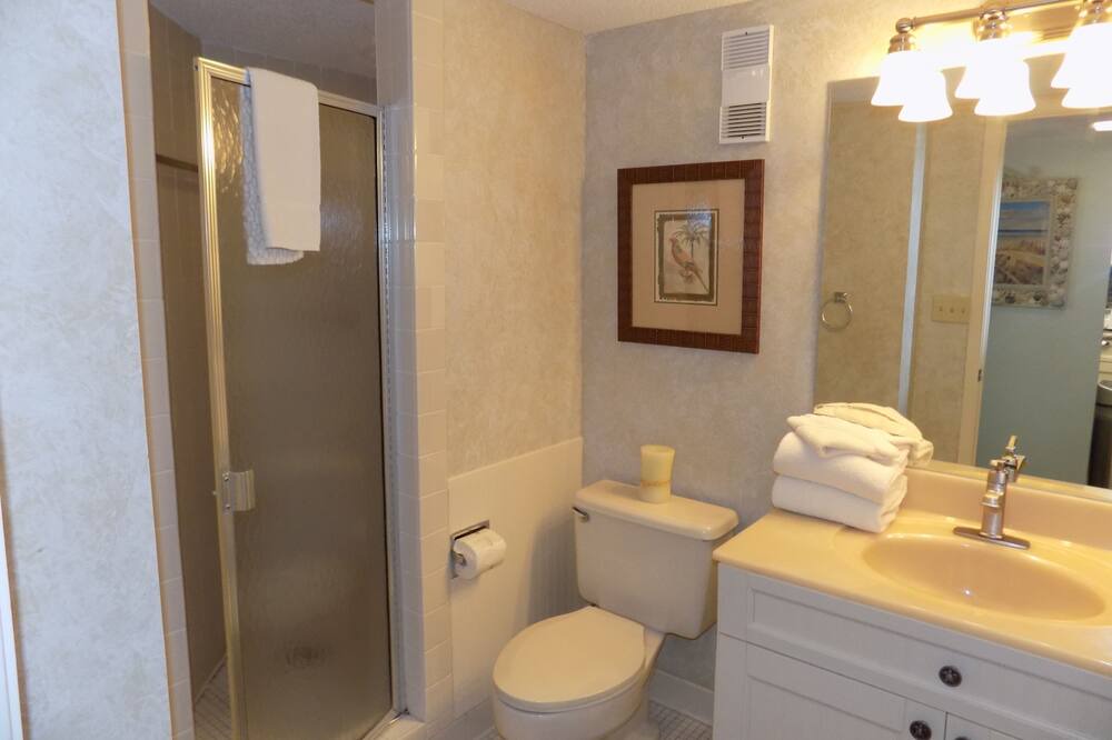 Photo of Bathroom in Biltmore Beach