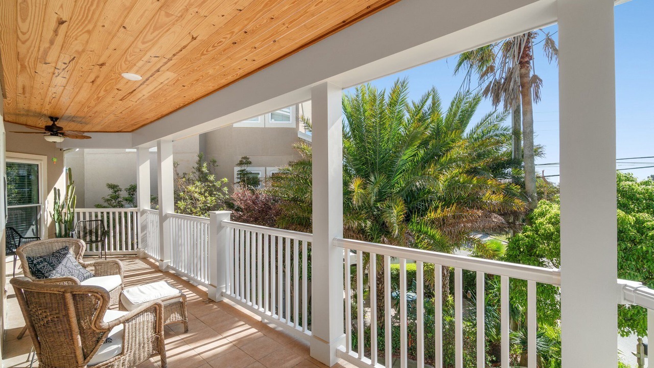Photo of Patio Balcony in Kiska Beach
