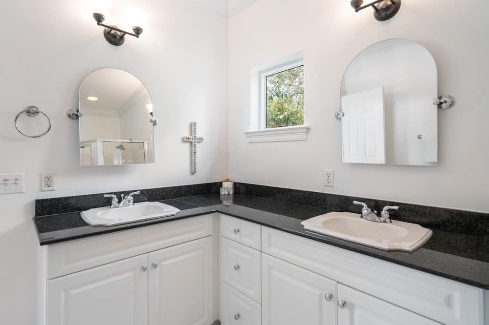 Photo of Bathroom in Sugarwood Beach