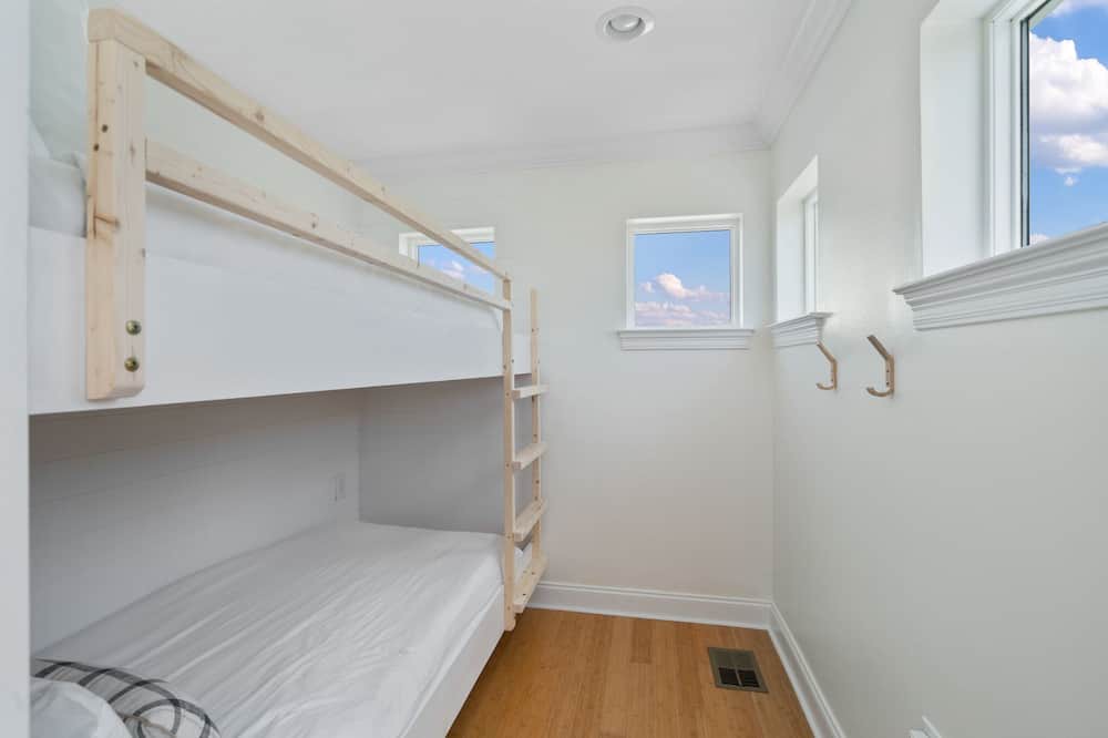 Photo of Bedroom in Sugarwood Beach