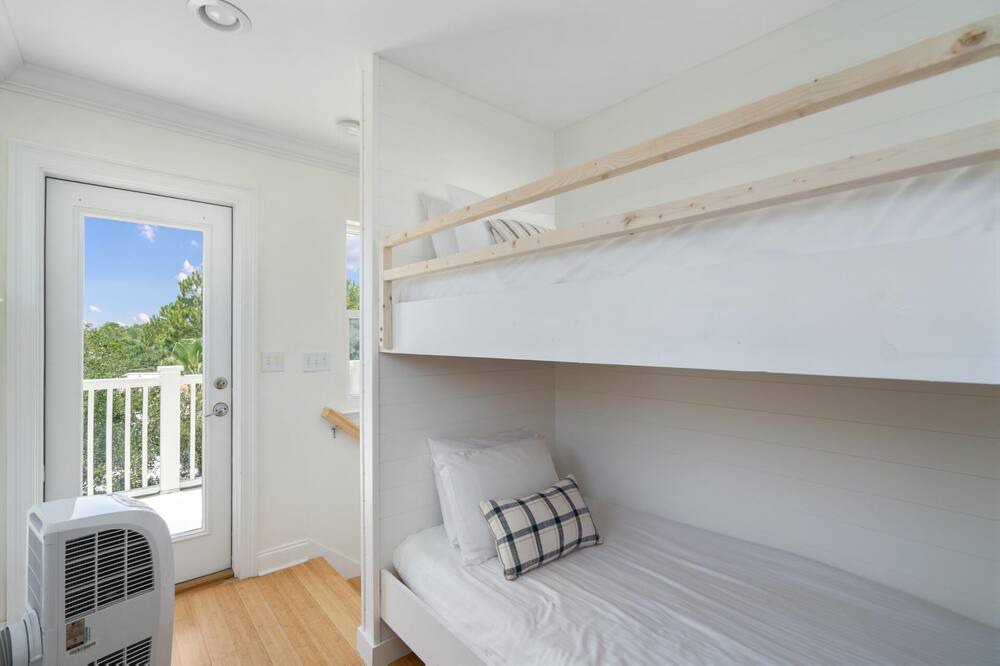 Photo of Bedroom in Sugarwood Beach