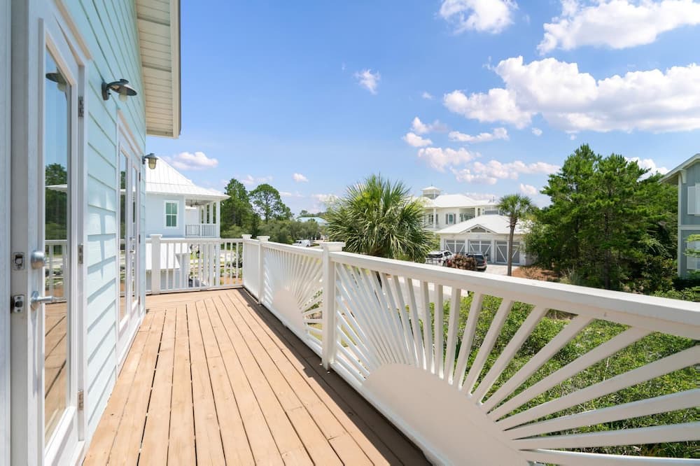 Photo of Patio Balcony in Sugarwood Beach