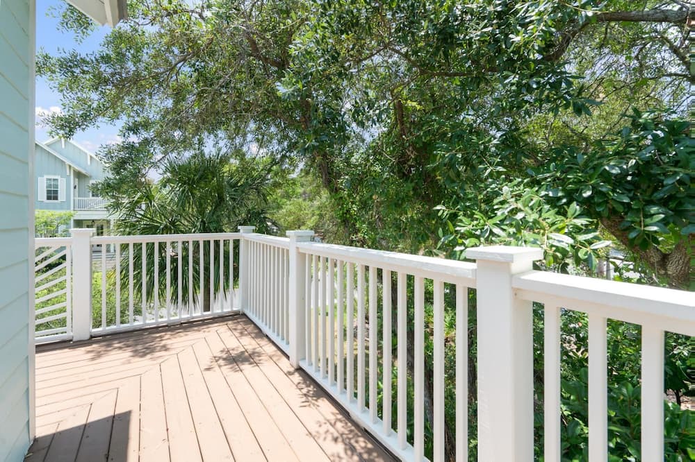 Photo of Patio Balcony in Sugarwood Beach