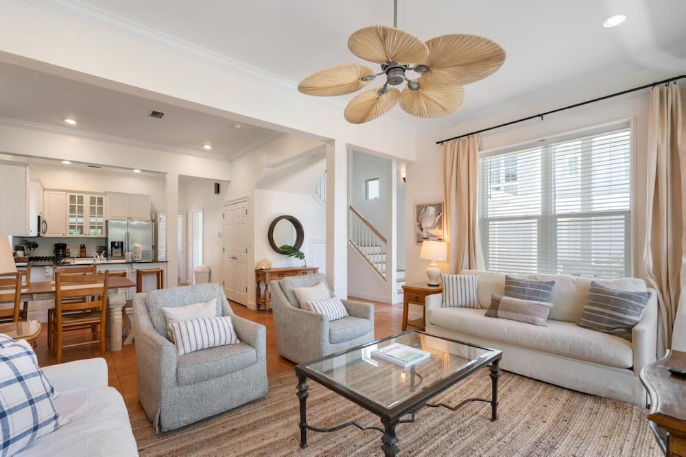 Photo of Livingroom in Sugarwood Beach