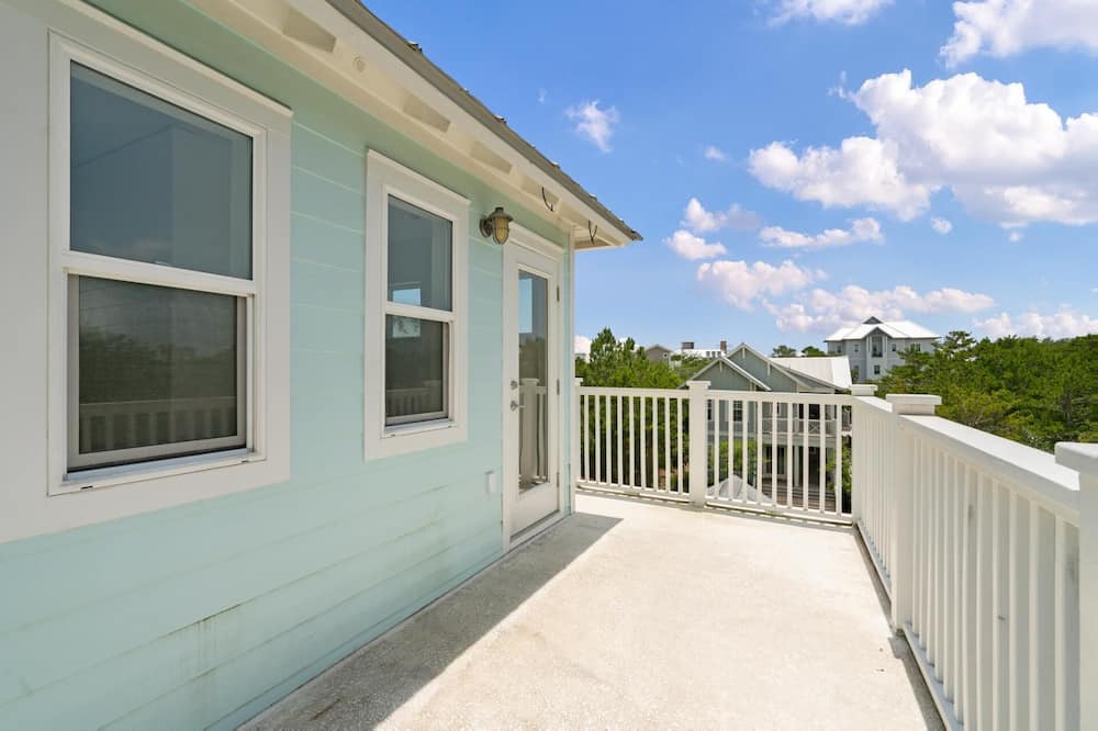 Photo of Patio Balcony in Sugarwood Beach