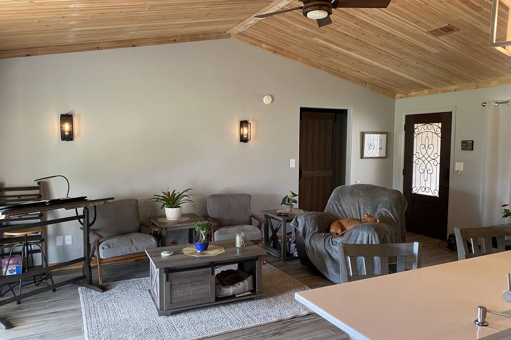 Photo of Livingroom in Lillian