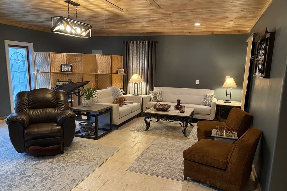 Photo of Bedroom in Lillian
