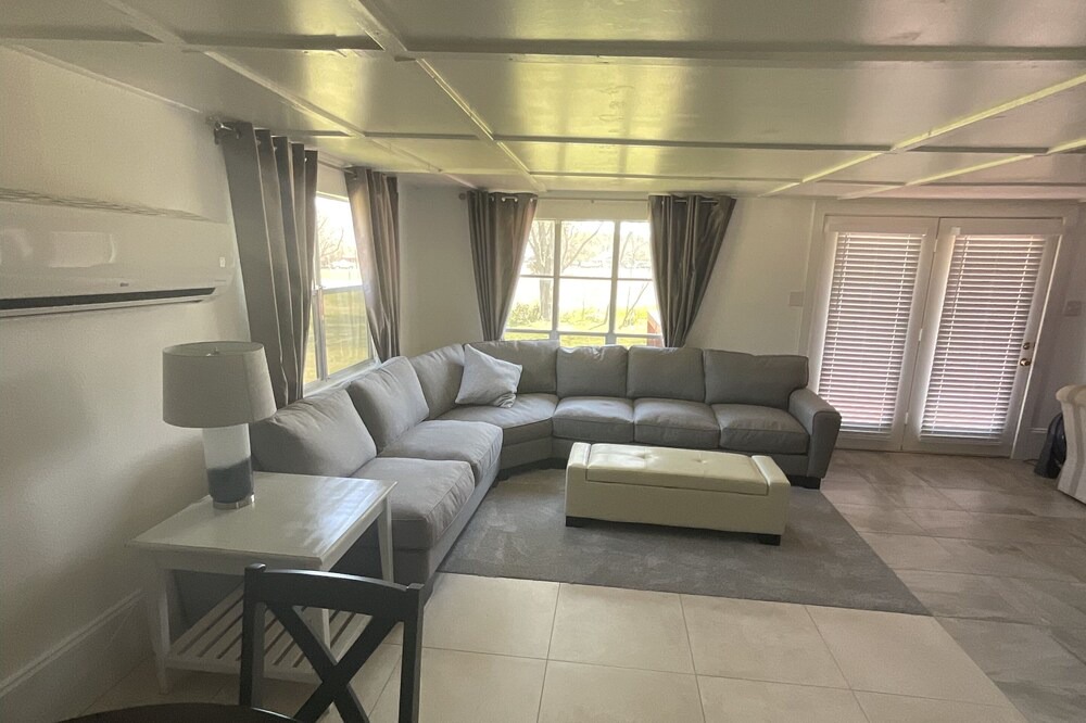 Photo of Livingroom in Tool