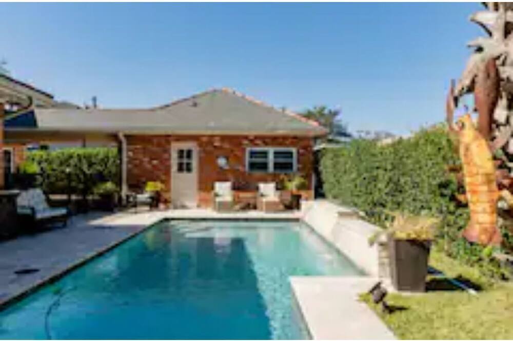 Photo of Outdoor in Lake Terrace & Oaks