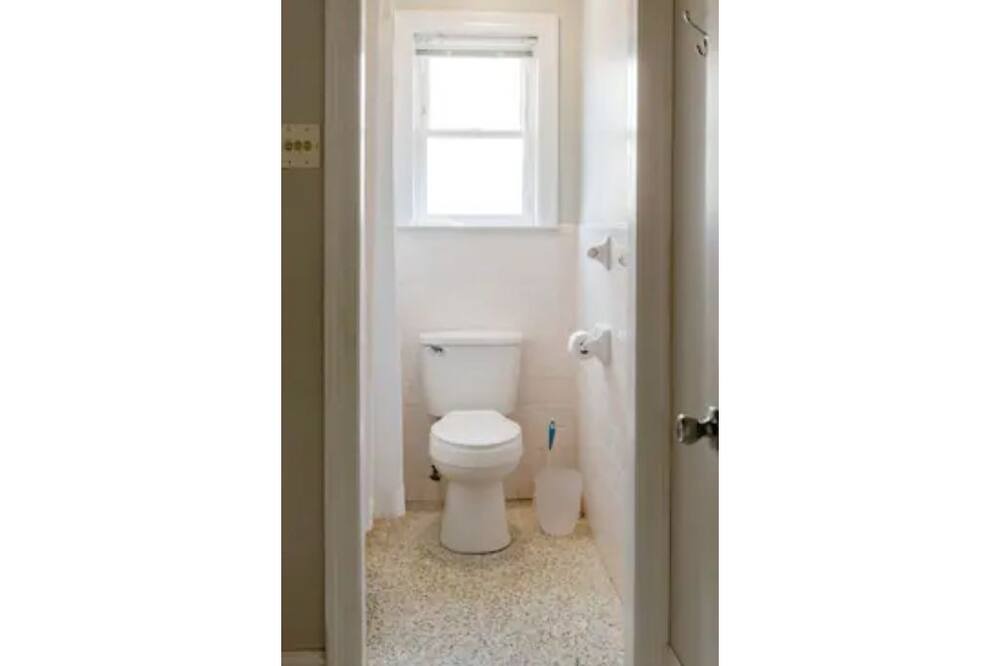Photo of Bathroom in Lake Terrace & Oaks