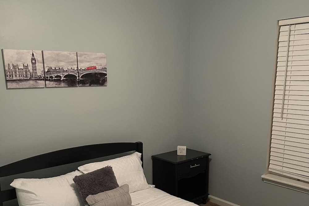 Photo of Bedroom in Northside