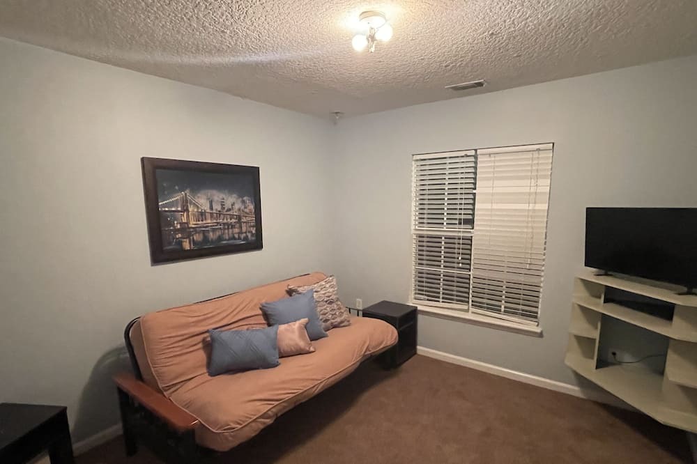 Photo of Livingroom in Northside