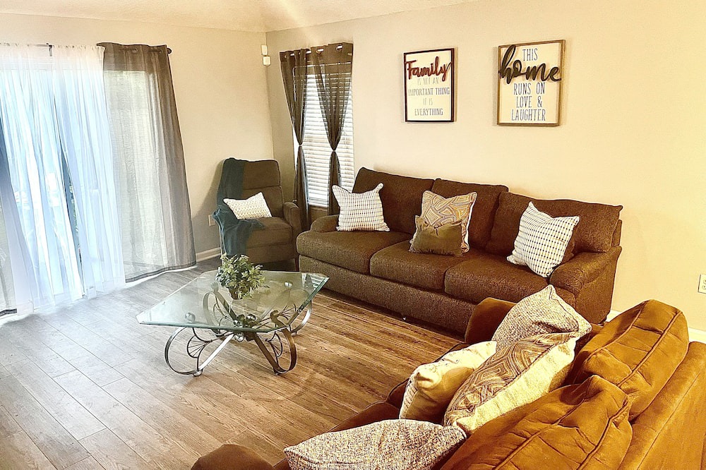 Photo of Livingroom in Northside