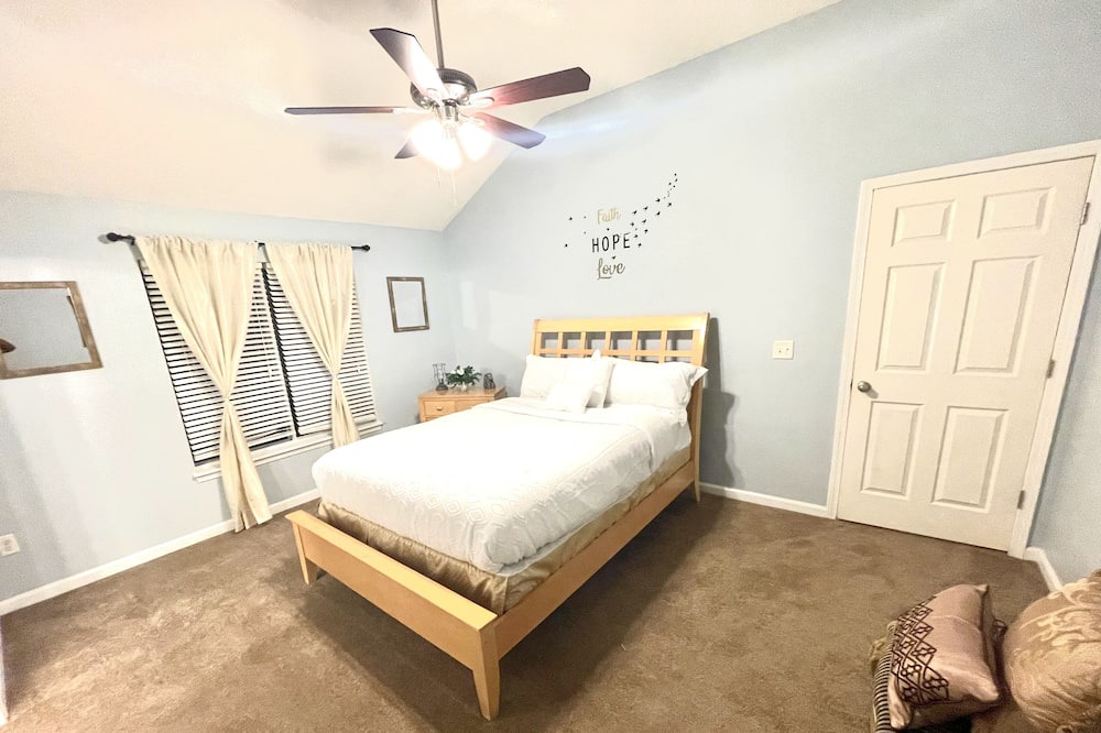 Photo of Bedroom in Northside