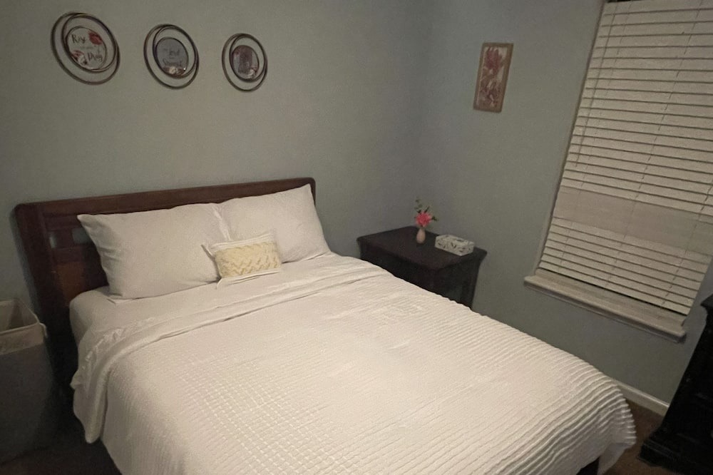 Photo of Bedroom in Northside