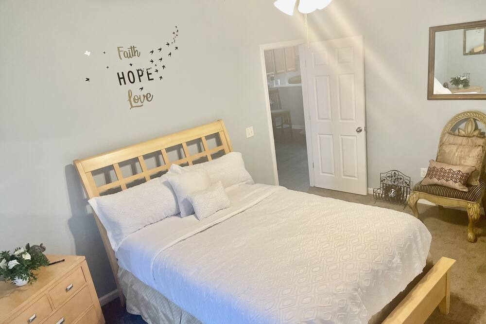 Photo of Bedroom in Northside