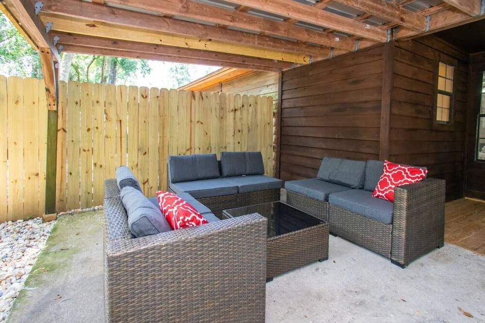 Photo of Patio Balcony in Ferry Pass