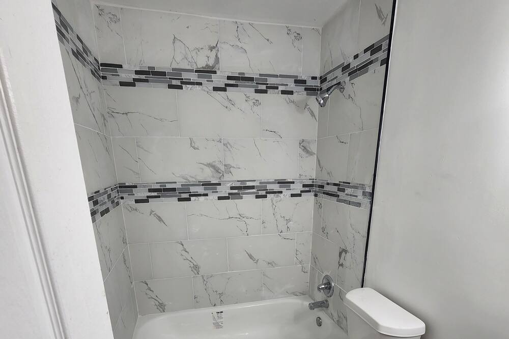 Photo of Bathroom in Little Woods
