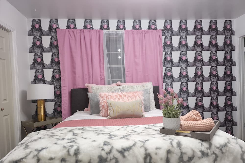 Photo of Bedroom in Little Woods