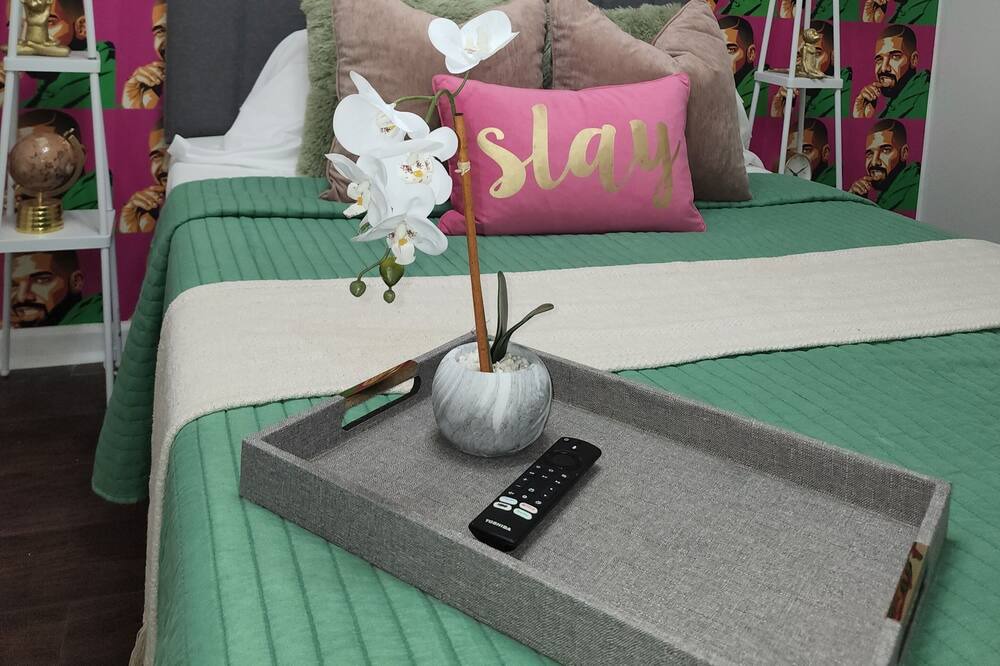 Photo of Bedroom in Little Woods