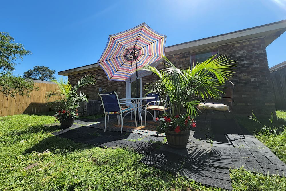 Photo of Outdoor in Little Woods