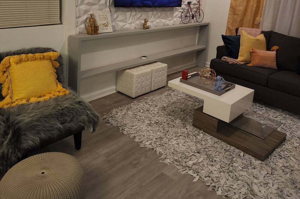 Photo of Livingroom in Little Woods