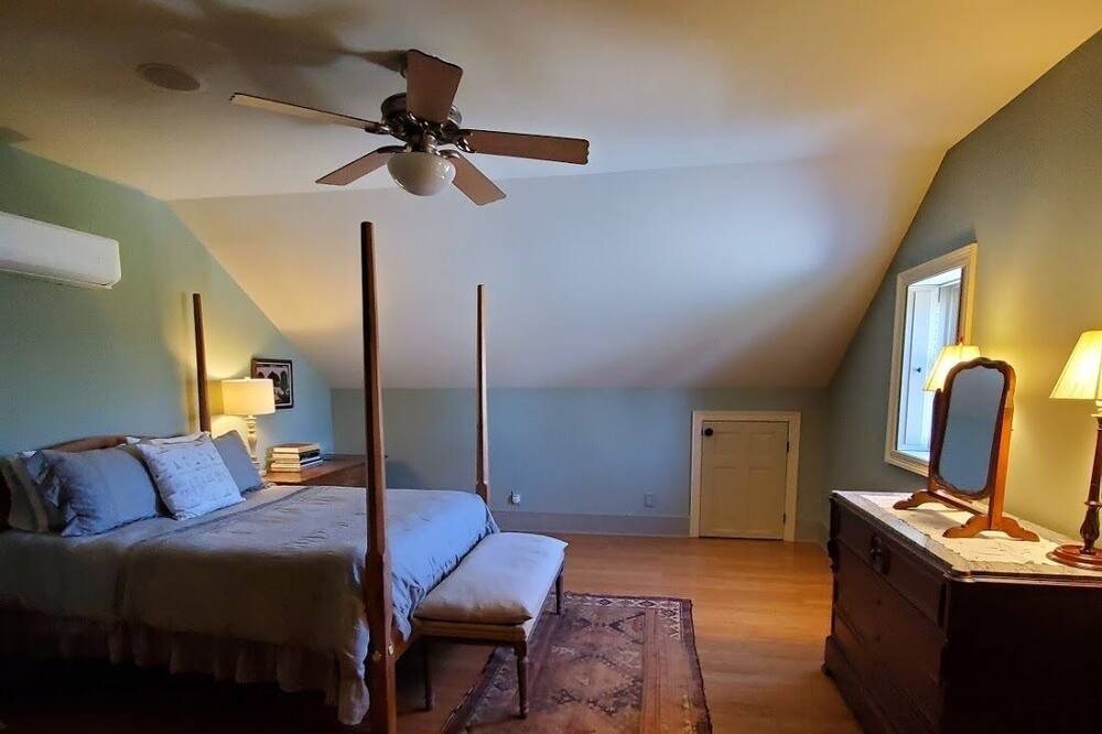 Photo of Bedroom in Washington