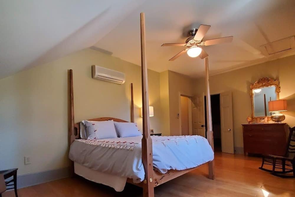 Photo of Bedroom in Washington