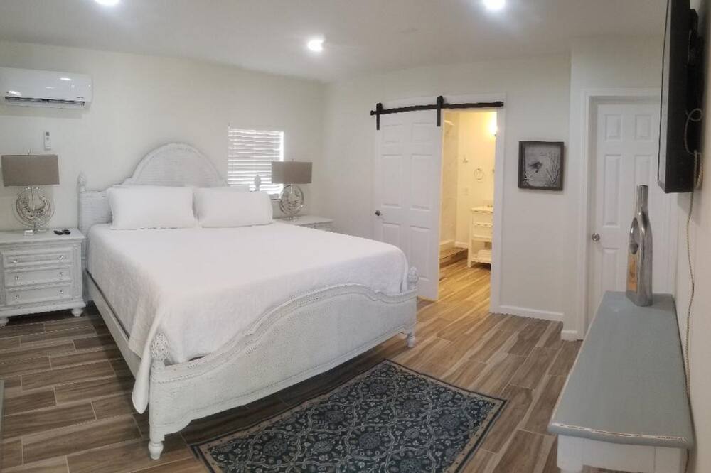 Photo of Bedroom in Clipper Cove