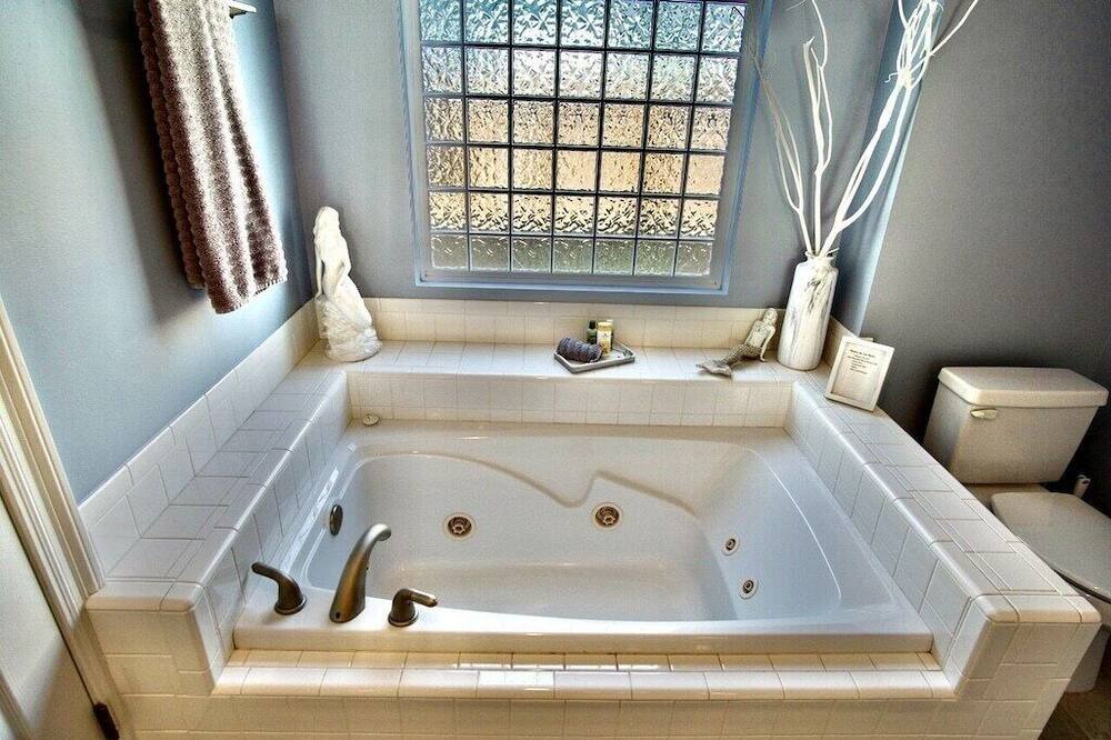 Photo of Bathroom in Riviera Beach