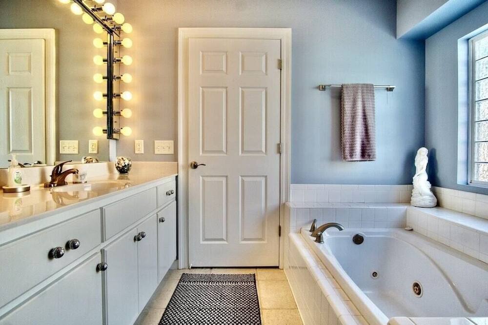 Photo of Bathroom in Riviera Beach