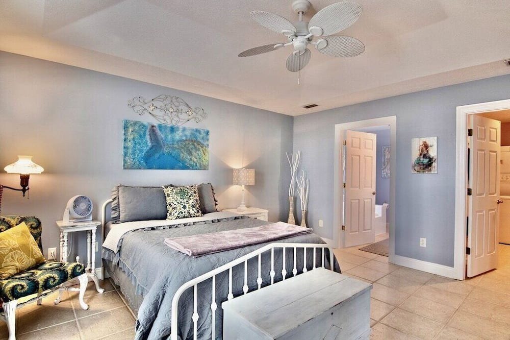 Photo of Bedroom in Riviera Beach