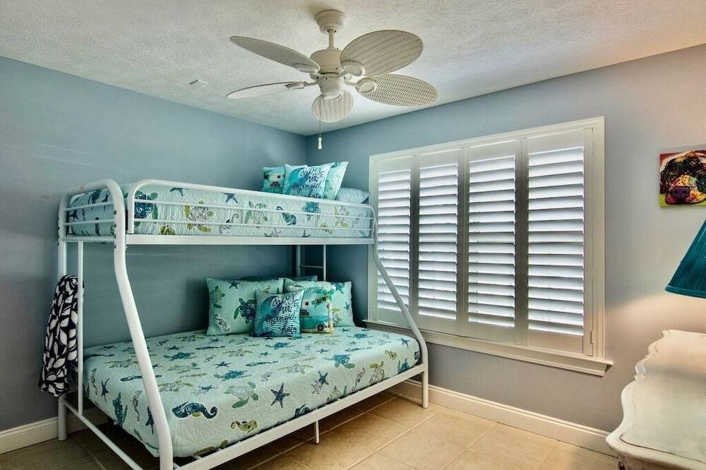 Photo of Bedroom in Riviera Beach