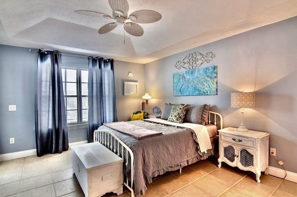 Photo of Bedroom in Riviera Beach