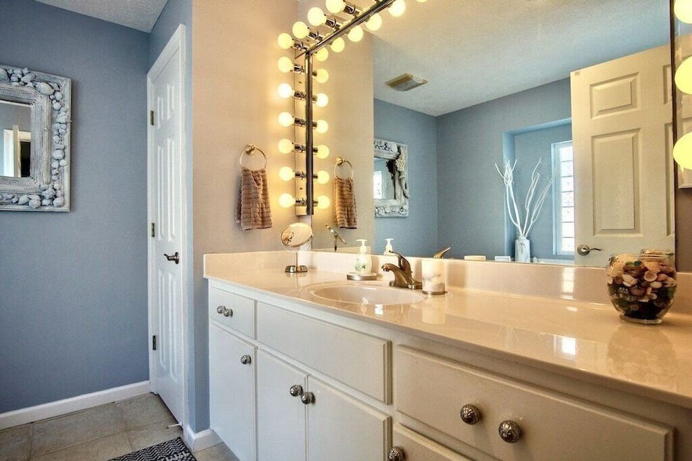 Photo of Bathroom in Riviera Beach