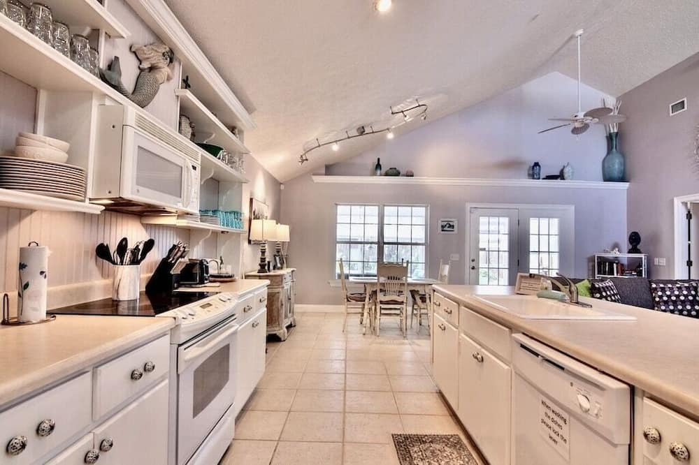 Photo of Kitchen in Riviera Beach