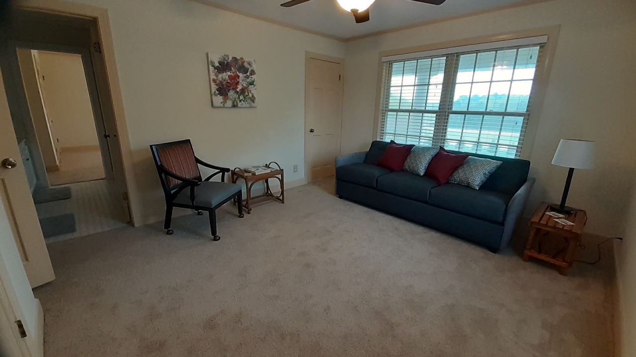 Photo of Livingroom in Starkville