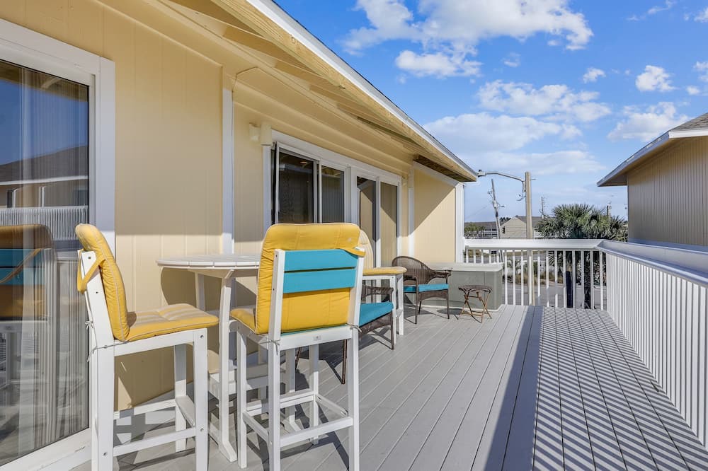 Photo of Patio Balcony in Holiday Isle