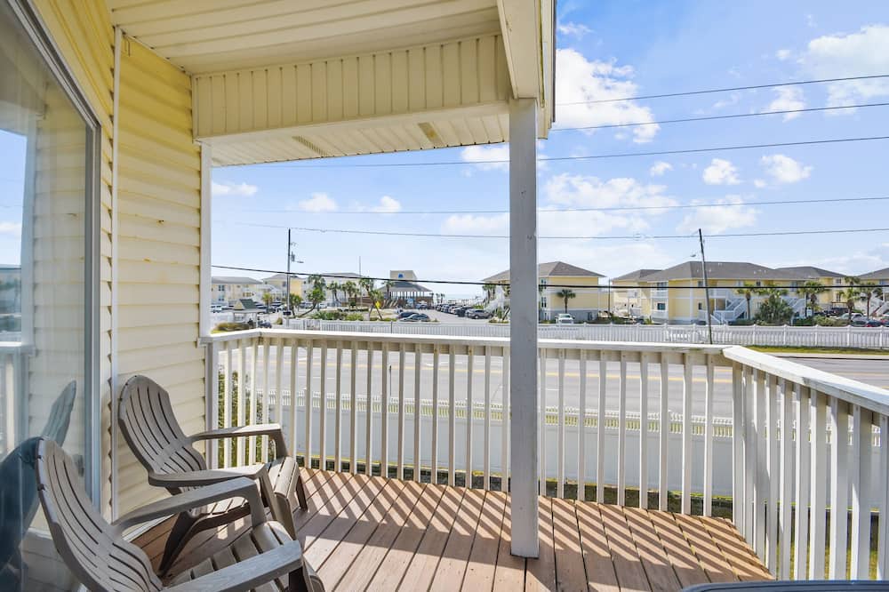 Photo of Patio Balcony in Holiday Isle