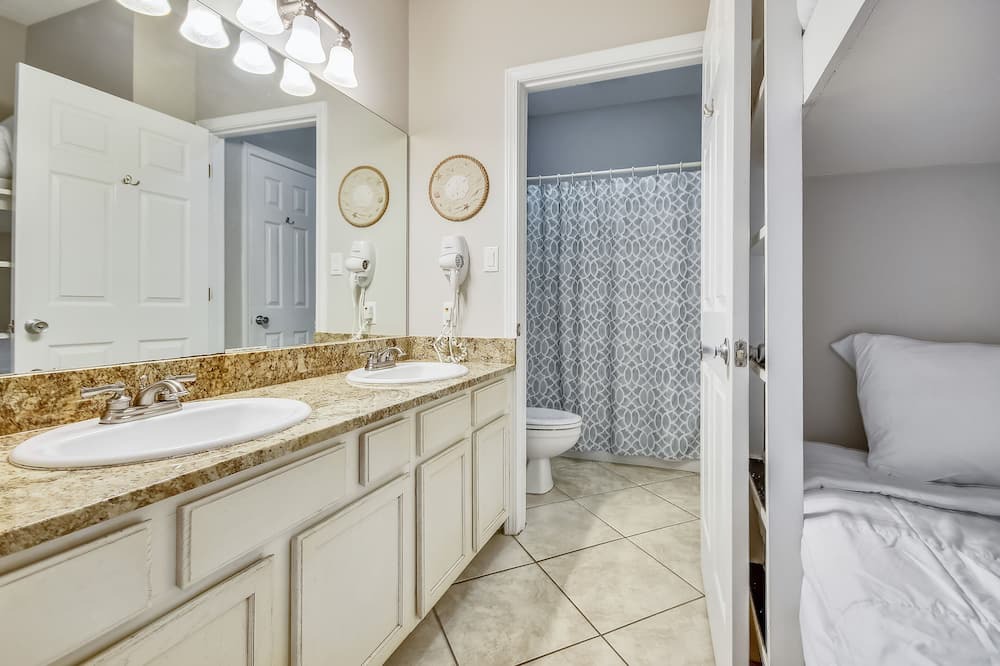 Photo of Bathroom in Holiday Isle