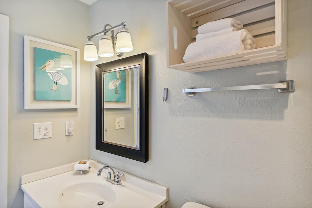 Photo of Bathroom in Holiday Isle