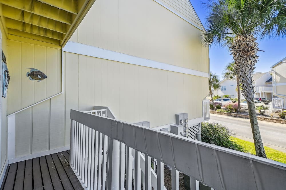 Photo of Patio Balcony in Holiday Isle