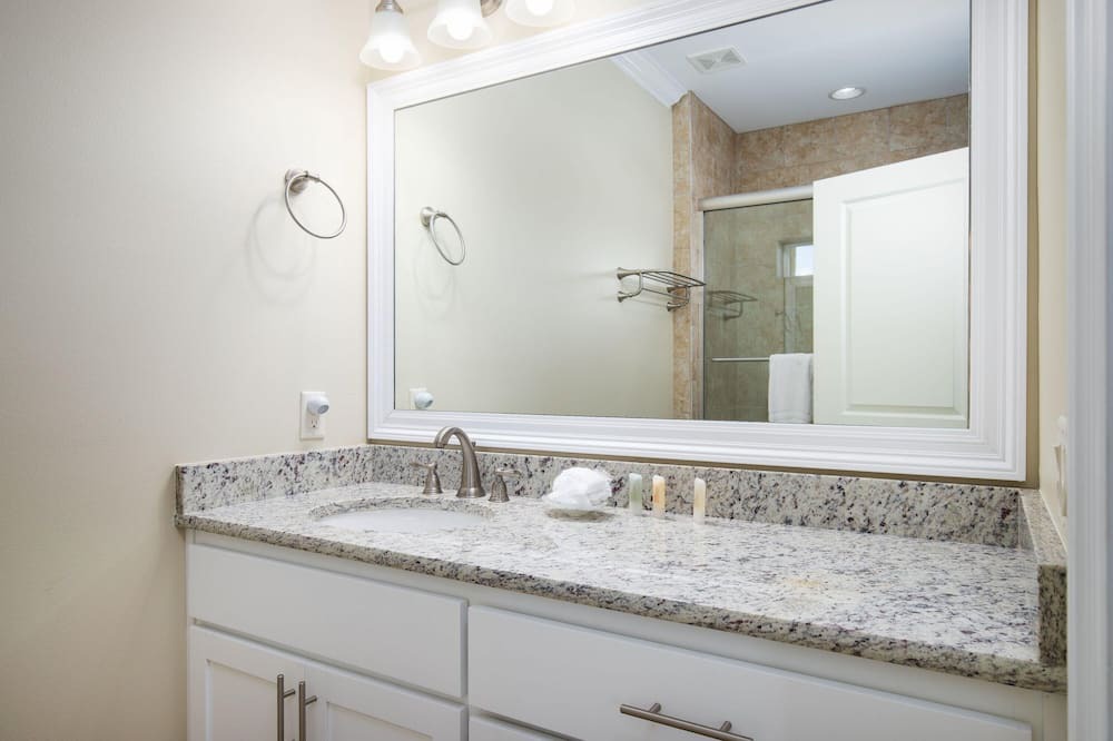 Photo of Bathroom in Sunnyside On The Gulf