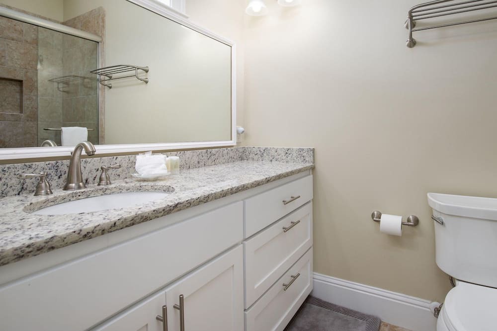 Photo of Bathroom in Sunnyside On The Gulf