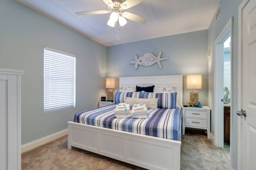 Photo of Bedroom in Holiday Beach