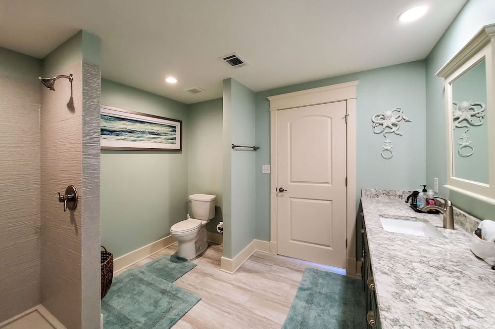 Photo of Bathroom in Holiday Beach