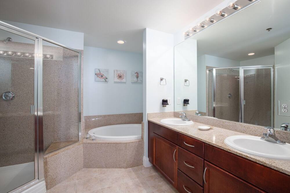 Photo of Bathroom in Holiday Beach