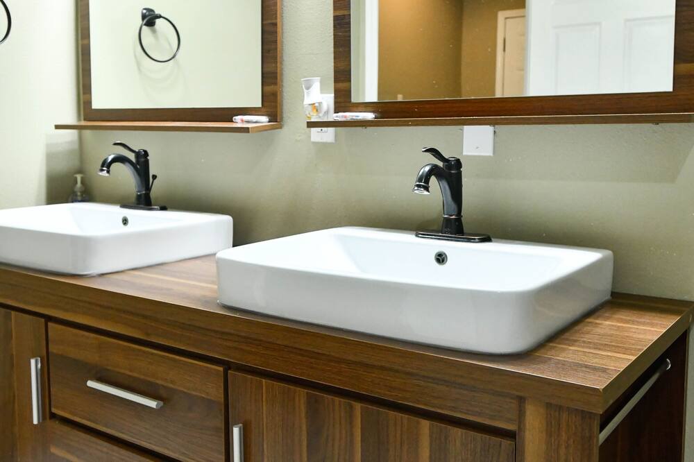 Photo of Bathroom in Mid-City