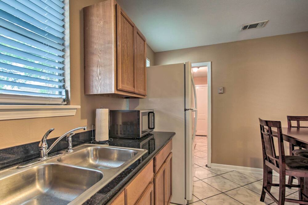 Photo of Kitchen in Esplanade Ridge