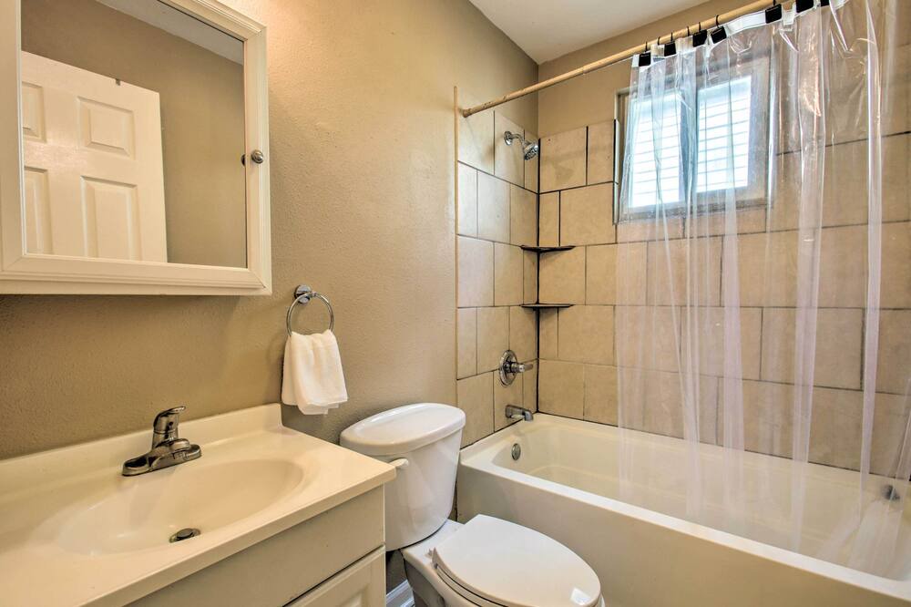 Photo of Bathroom in Esplanade Ridge